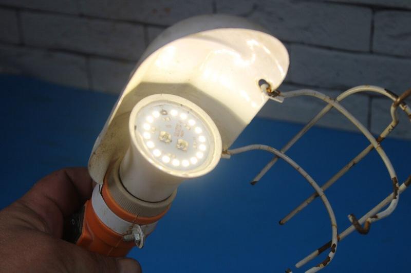 Не выбрасывайте перегоревшую лампочку, ее можно починить даже без паяльника за несколько минут