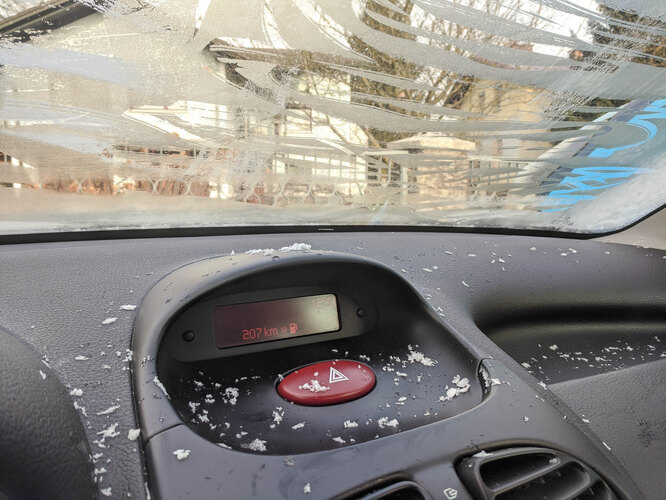 Как ухаживать за автомобилем, пока тает снег: помните такие вещи