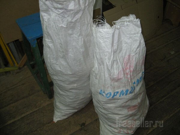 Измельчитель срезанных садовых веток в одну собачью силу