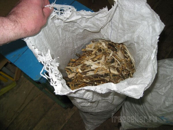 Измельчитель срезанных садовых веток в одну собачью силу