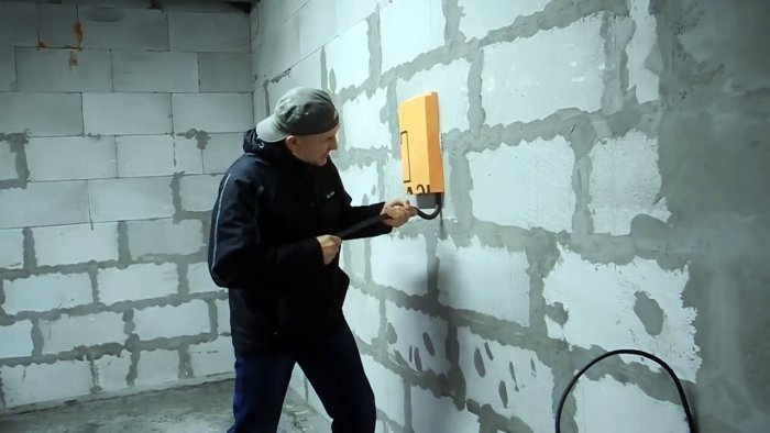 Эффективные методы крепления пеноплекса к пеноблочным стенам