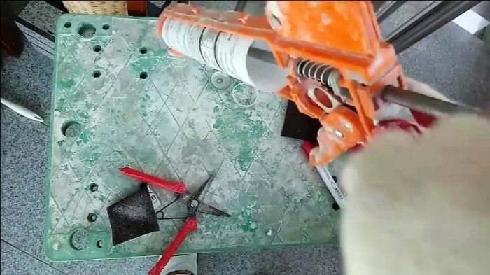 Как сделать пистолет для быстрой затирки межплиточных швов