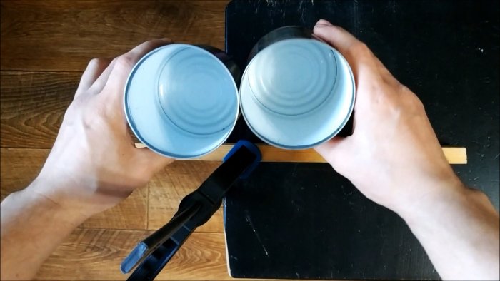 Процесс изготовления светильника из консервных банок